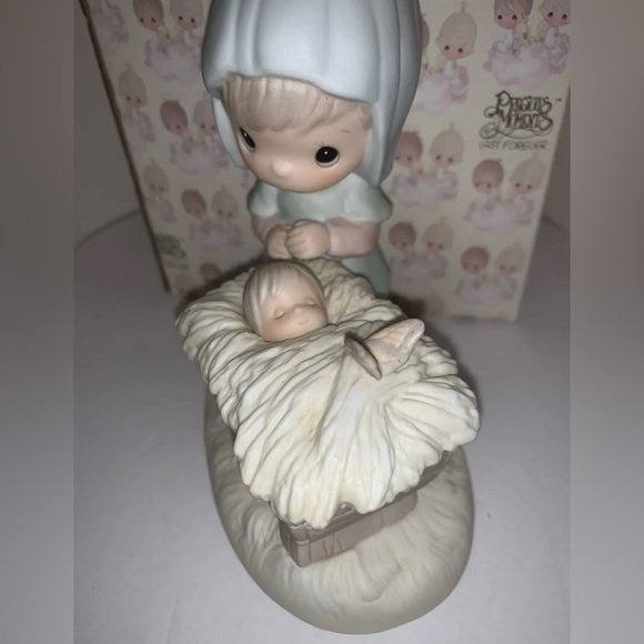 Precious Moments A Monarch is Born Figurine 1984 Rare Special Edition figurine - Picture 2 of 11